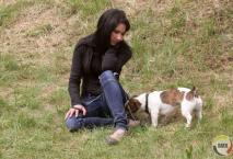 Meisje zonder fototoestel, maar mÃ©t hond, in Plomion. 